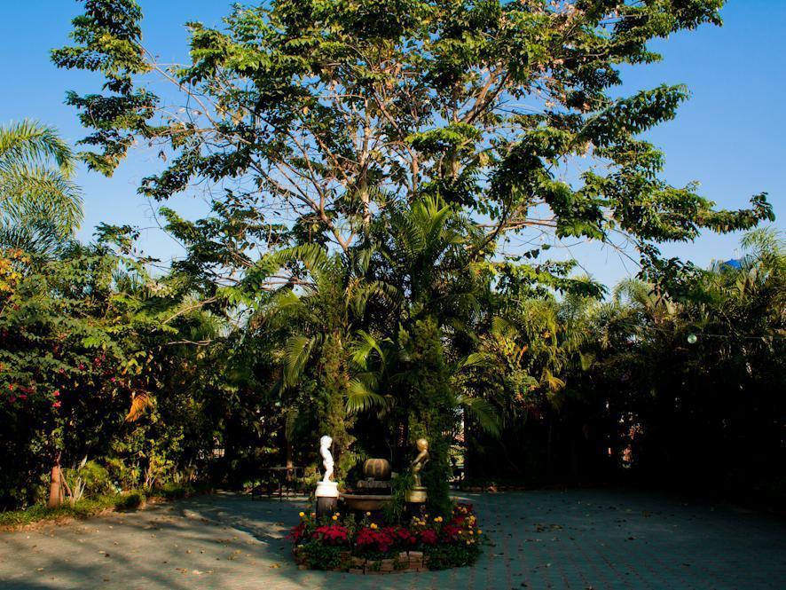 Baan Puang Petch Hotel เชียงใหม่ ภายนอก รูปภาพ