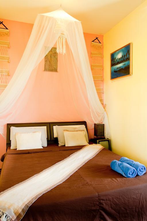 Baan Puang Petch Hotel เชียงใหม่ ภายนอก รูปภาพ
