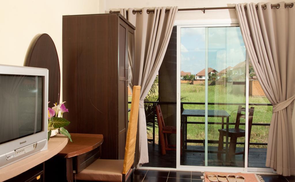 Baan Puang Petch Hotel เชียงใหม่ ภายนอก รูปภาพ